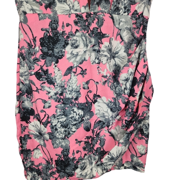 Floral mini dress open back - Picture 6 of 7